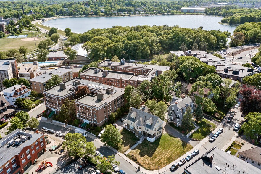 More Photos Of 14 Chiswick Rd, Brighton Apartments For Sale