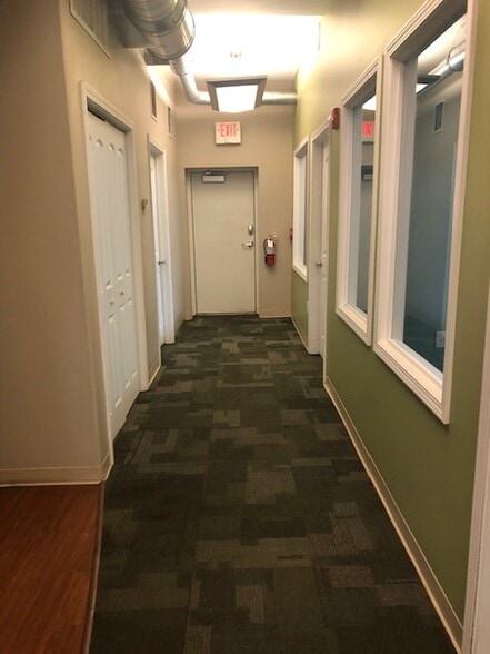 More Photos Of 112 E 3rd St, Bloomington Apartments For Lease