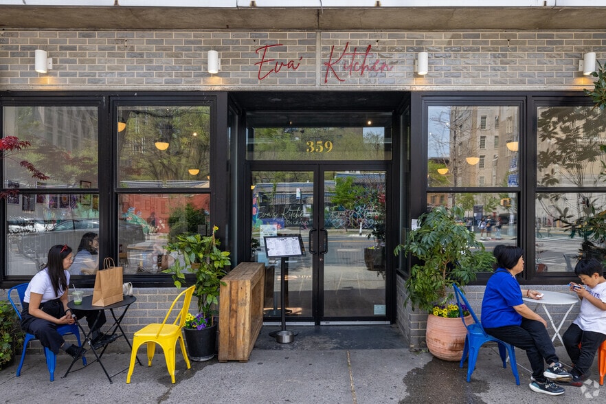 More Photos Of 359 Grand St, New York Storefront For Lease