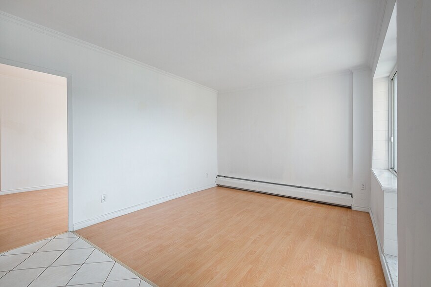 More Photos Of 250 Boul Saint-Joseph E, Montréal Apartments For Sale