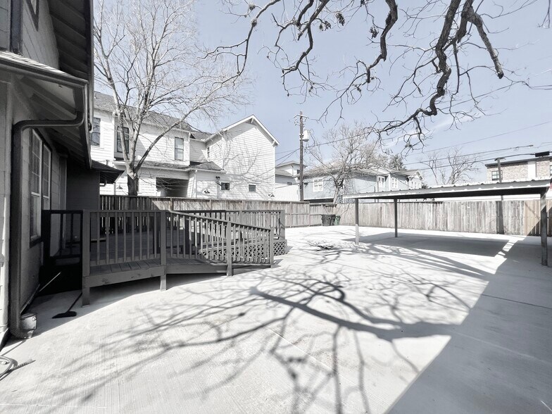 More Photos Of 741 E 9th St, Houston Office Residential For Lease