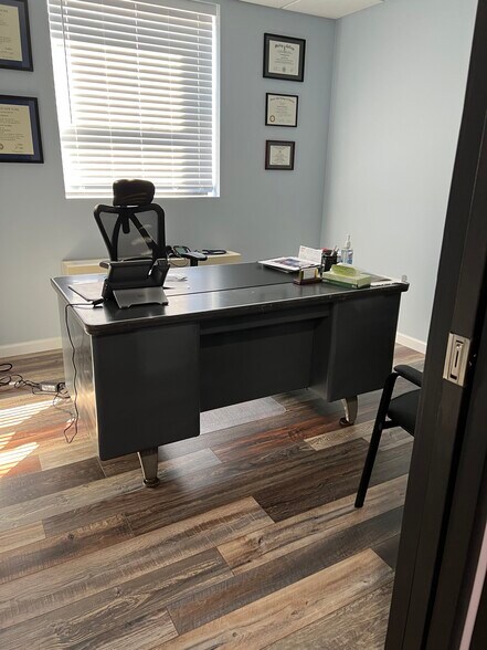 More Photos Of 175 Jericho Tpke, Syosset Office For Lease