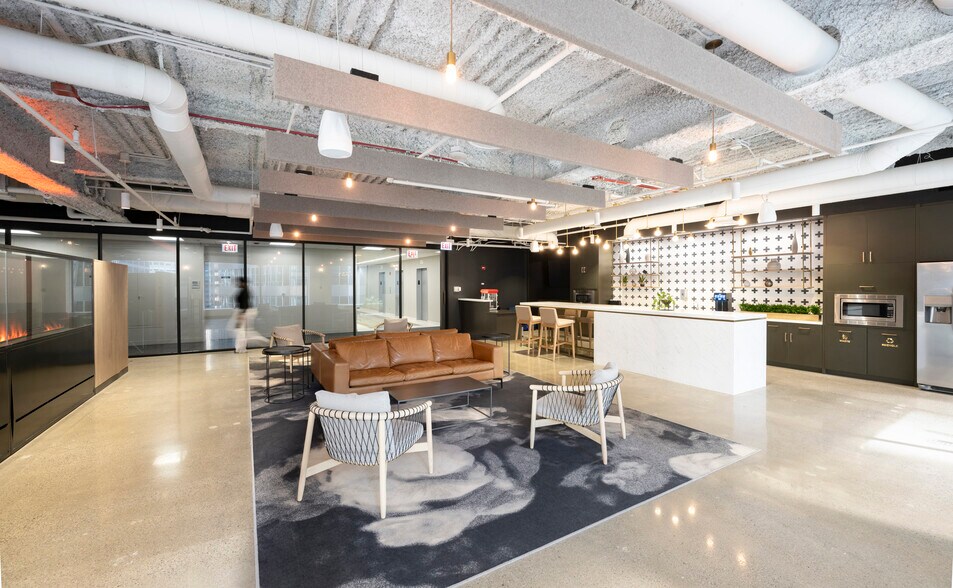 More Photos Of 230 W Monroe St, Chicago Office For Lease