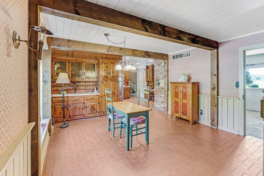 More Photos Of 1445 Catawba Ave, Newfield Service For Sale