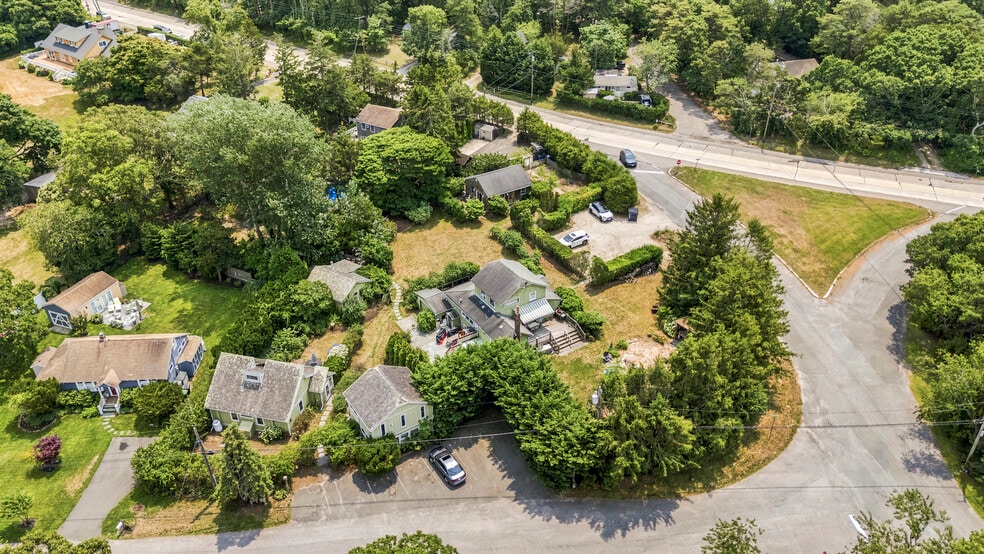More Photos Of 127 Inlet Rd W, Hampton Bays Hospitality For Sale