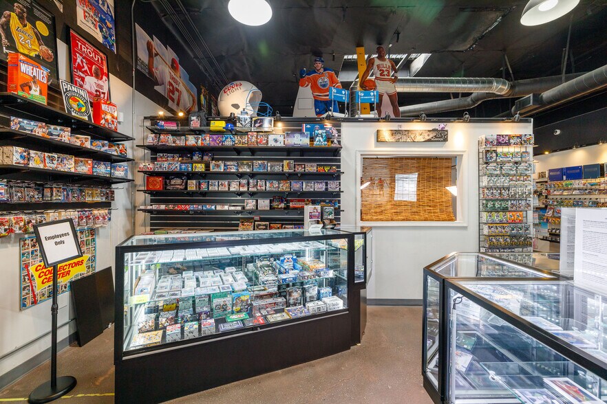 More Photos Of 1402 Pacific Coast Hwy, Hermosa Beach Freestanding For Lease