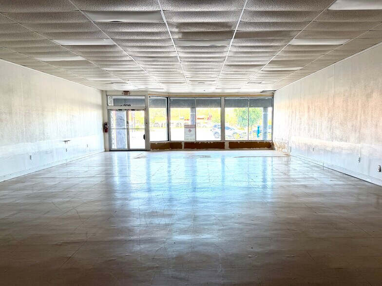 More Photos Of 6604 US Highway 19 N, New Port Richey Unknown For Lease