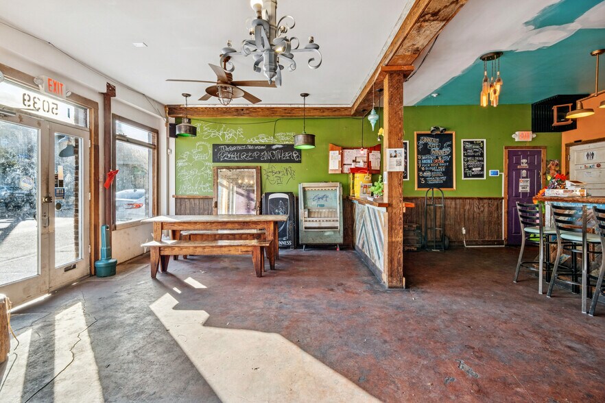 More Photos Of 5033-5041 Freret St, New Orleans Storefront Retail Office For Lease