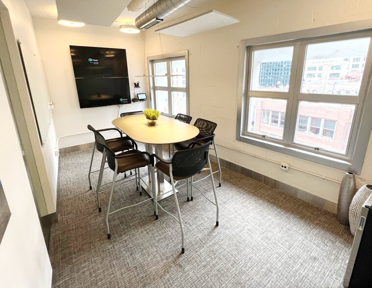 More Photos Of 116 W Hubbard St, Chicago Coworking Space