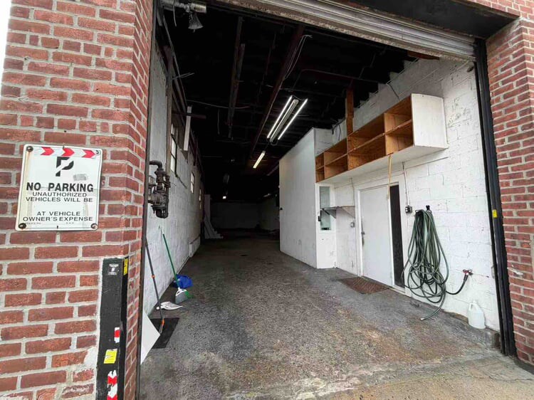 More Photos Of 5630 60th St, Maspeth Warehouse For Lease