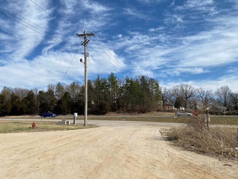 More Photos Of Crews Dr, Saint Clair Land For Lease