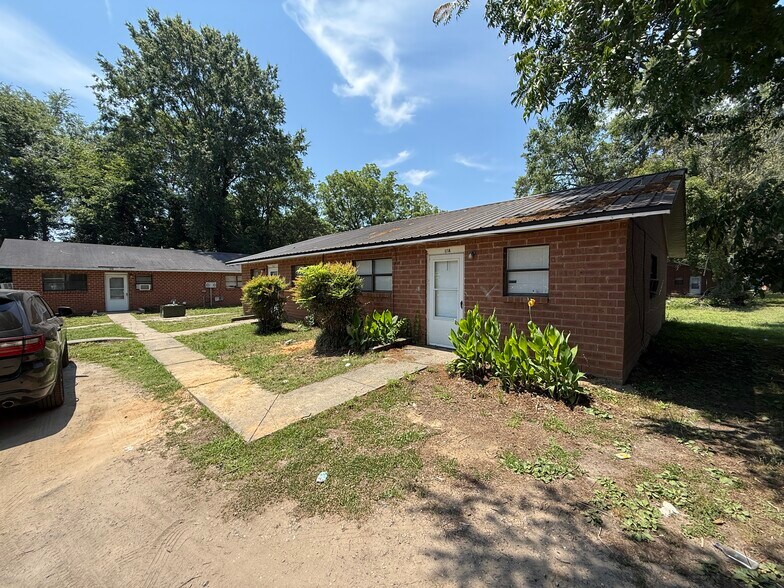 More Photos Of 104 Raley St, Cheraw Apartments For Sale