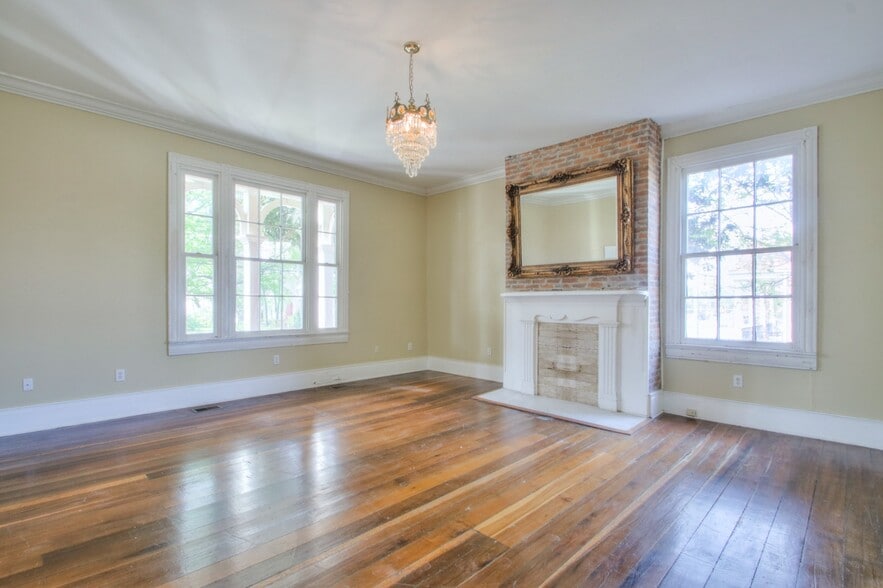 More Photos Of 5294 Main St, Spring Hill Office Residential For Sale