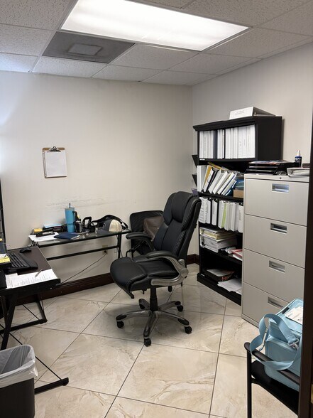 More Photos Of 2231 N University Dr, Pembroke Pines Medical For Lease