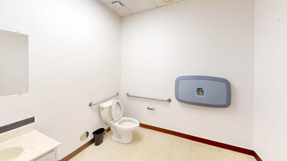 More Photos Of 2027-2035 B St, Colorado Springs General Retail For Sale