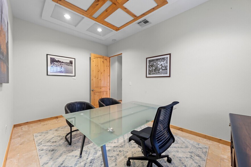 More Photos Of 25329 Budde Rd, The Woodlands Unknown For Lease