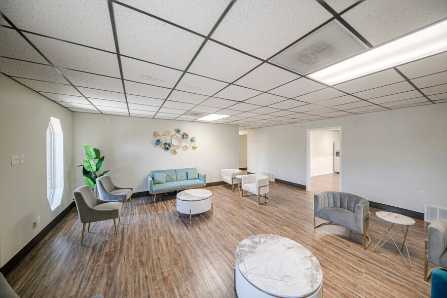 More Photos Of 1410 Rankin Hwy, Midland Office For Sale