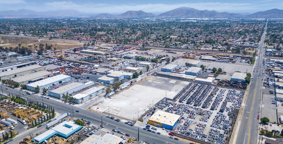 More Photos Of 15363 Arrow Blvd, Fontana Land For Lease