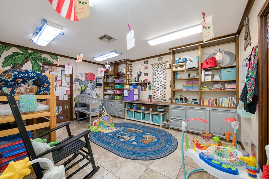 More Photos Of 2000 N 25th St, Waco Daycare Center For Sale