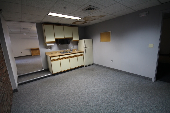 More Photos Of 7 Henry St, Worcester Light Manufacturing For Lease