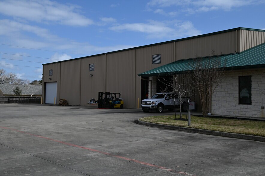 More Photos Of 18050 Kieth Harrow Blvd, Houston Warehouse For Lease