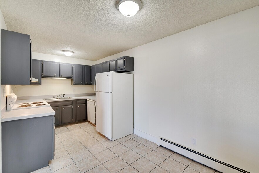 More Photos Of 2435-2459 W 11th St, Greeley Apartments For Sale