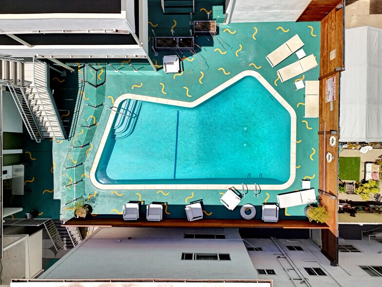 More Photos Of 6615 Franklin Ave, Los Angeles Apartments For Sale