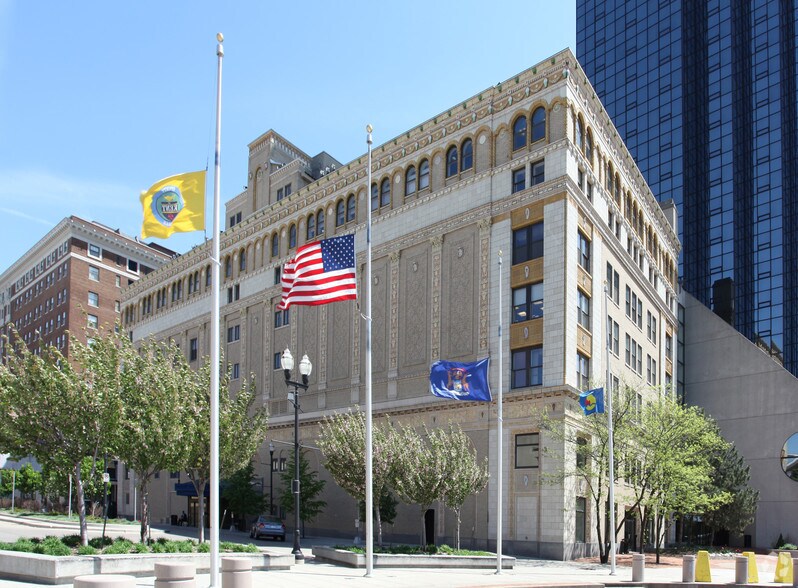 More Photos Of 220 Lyon St NW, Grand Rapids Office For Lease