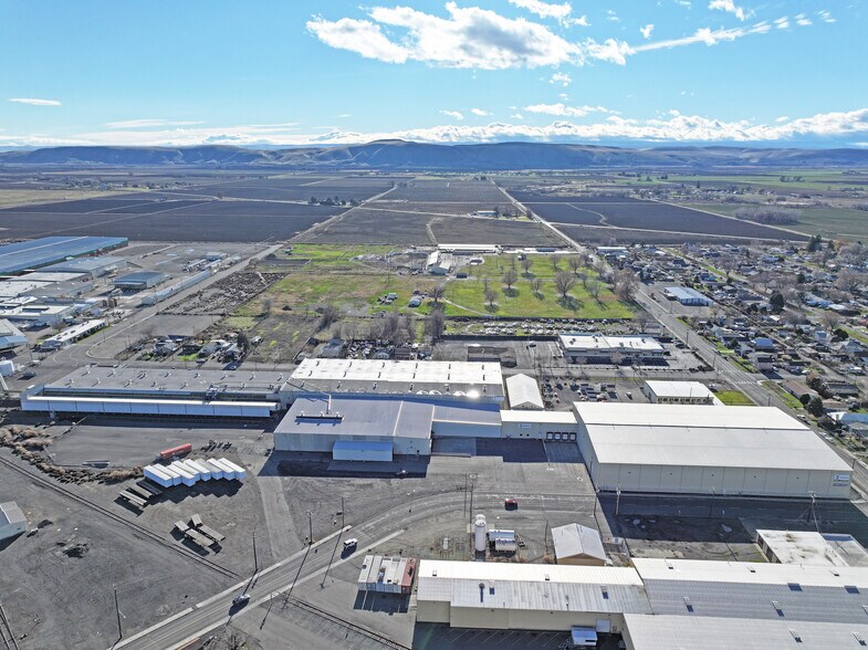 More Photos Of 45 E 3rd Ave, Toppenish Manufacturing For Sale