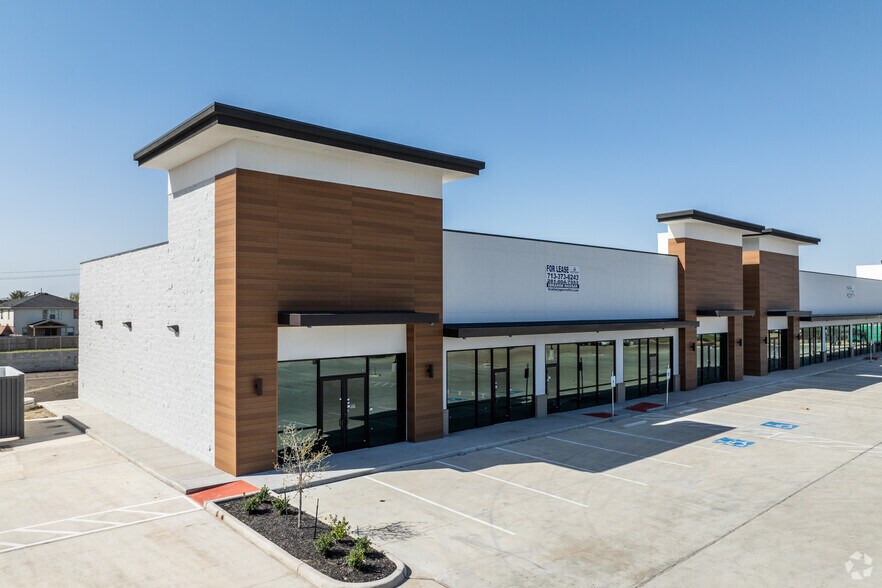 More Photos Of , Sugar Land General Retail For Sale