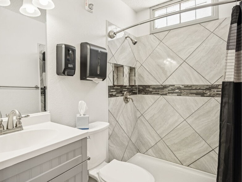 More Photos Of 313 W Bayaud Ave, Denver Warehouse For Sale