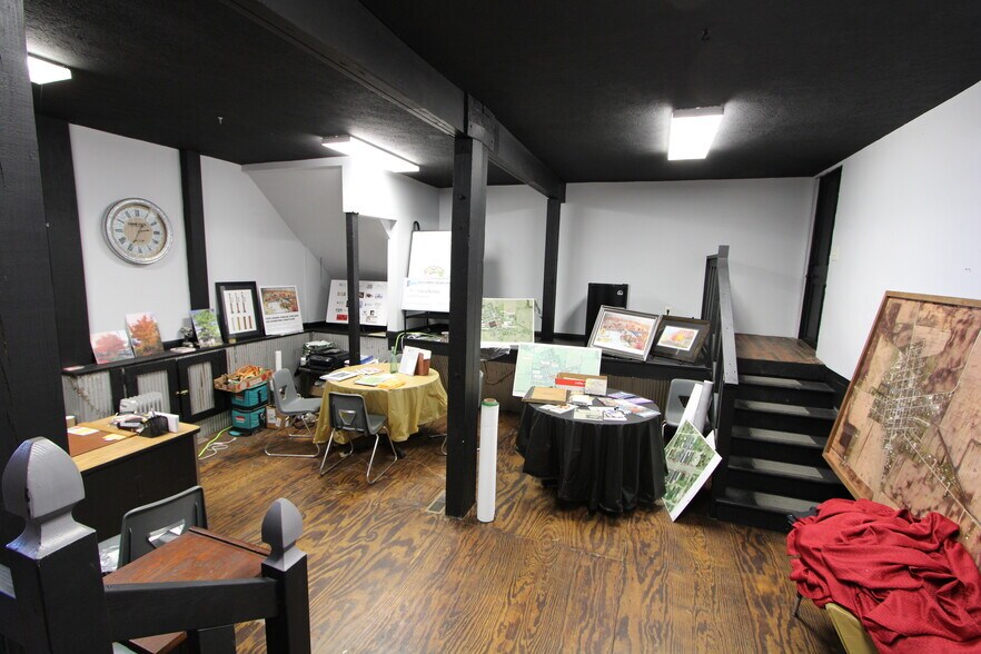 More Photos Of 102 S Main St, Kirklin Storefront Retail Office For Lease