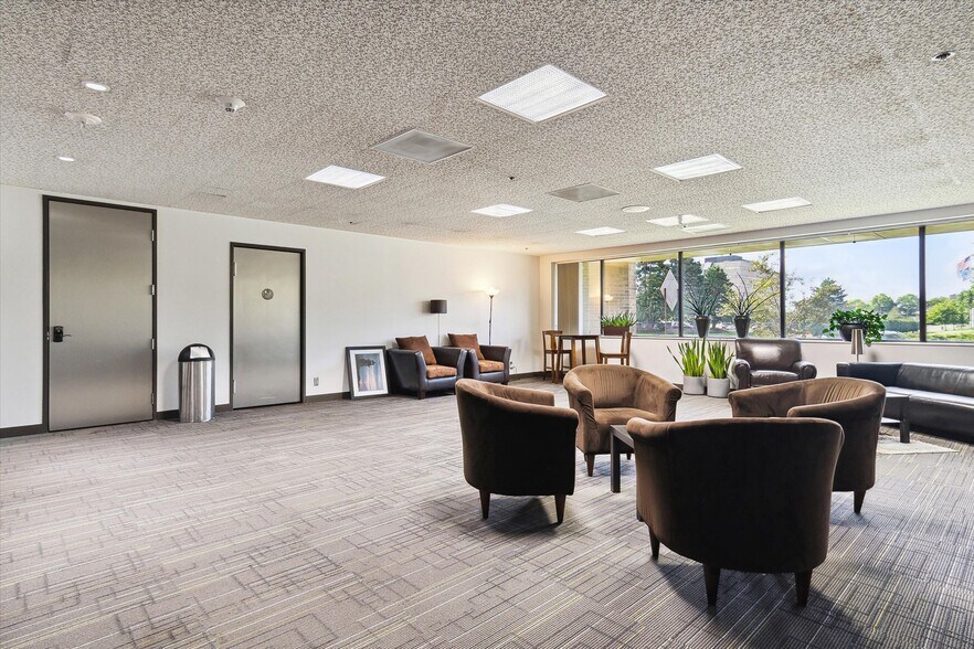 More Photos Of 950 Stephenson Hwy, Troy Loft Creative Space For Lease