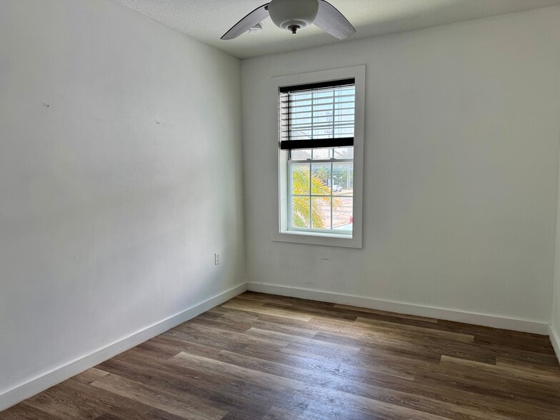 More Photos Of 308 S Ponce de Leon Blvd, Saint Augustine Freestanding For Lease