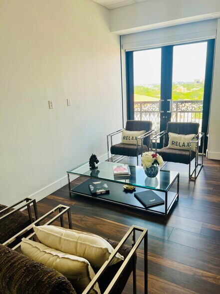 More Photos Of 2020 Ponce De Leon Blvd, Coral Gables Office For Sale