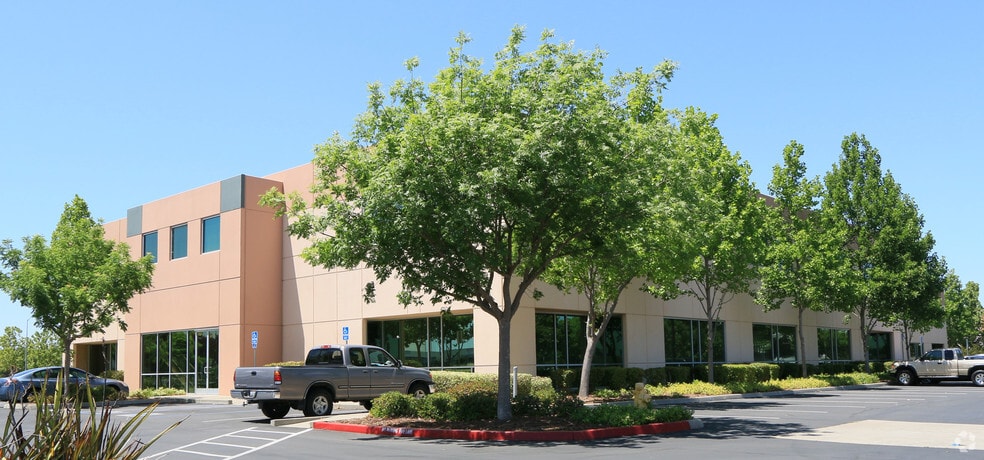 More Photos Of 2945 Ramco St, West Sacramento Office For Lease
