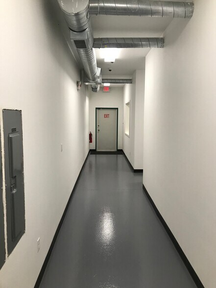 More Photos Of 3045 NW Campus Dr, Estacada Warehouse For Sale