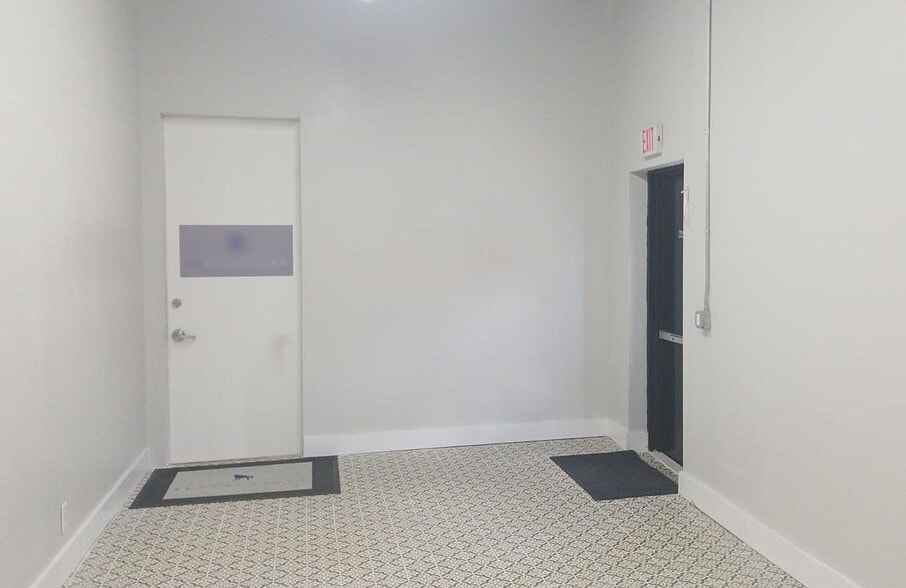 More Photos Of 207 Lawrence Ave, Inwood Loft Creative Space For Lease