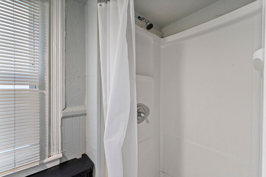 More Photos Of 368-370 Summer Ave, Newark Apartments For Sale