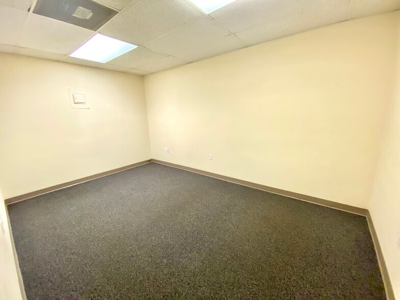 More Photos Of 1200 N Central Ave, Kissimmee Office For Lease