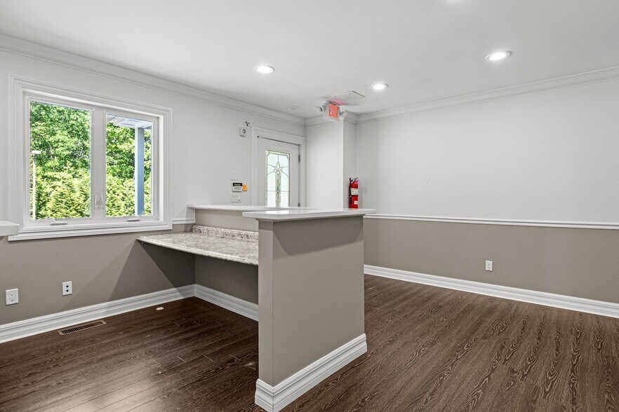 More Photos Of 352 Monmouth Rd, Millstone Township Office For Lease