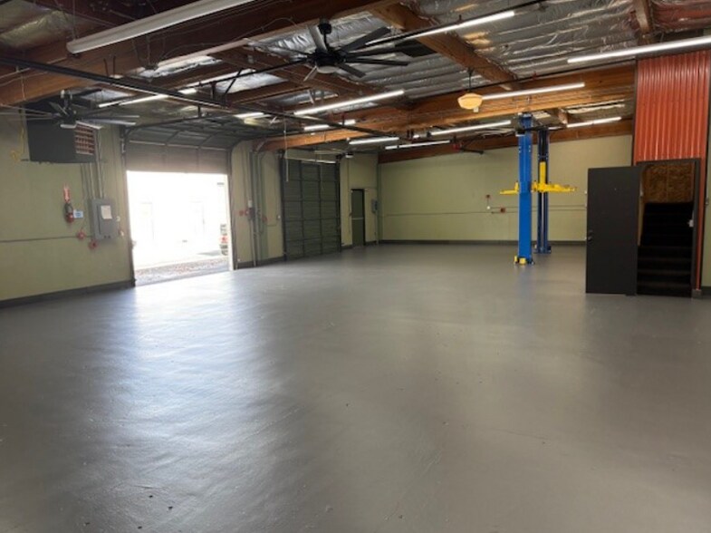 More Photos Of 74 Hamilton Dr, Novato Industrial For Lease
