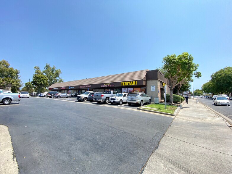More Photos Of 101-123 S Harbor Blvd, Santa Ana Unknown For Lease