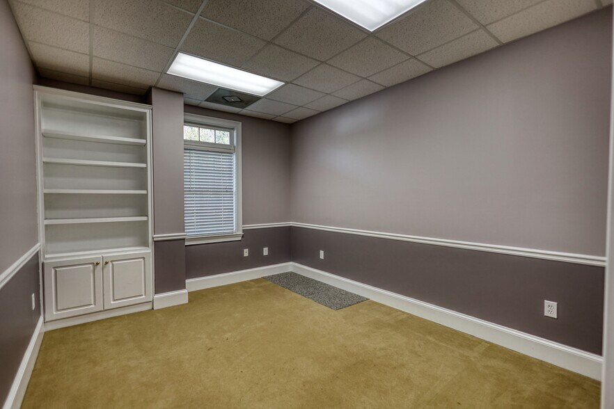 More Photos Of 1229 Royal Dr, Conyers Office For Sale