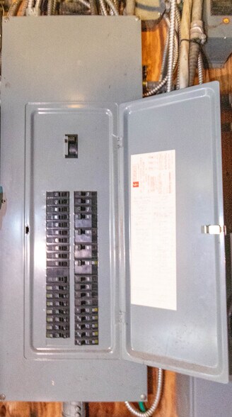 More Photos Of 115 W Saratoga St, Baltimore Storefront Retail Residential For Sale