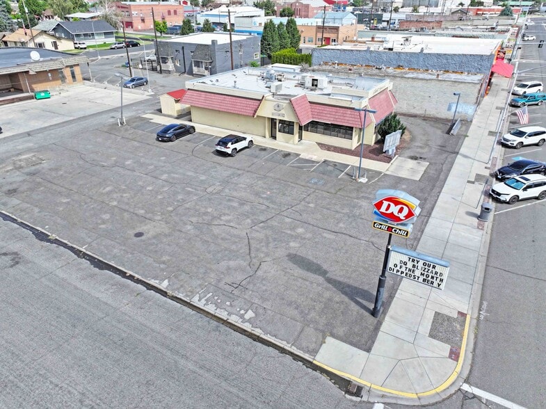 Primary Photo Of 318 S Wapato Ave, Wapato General Retail For Sale