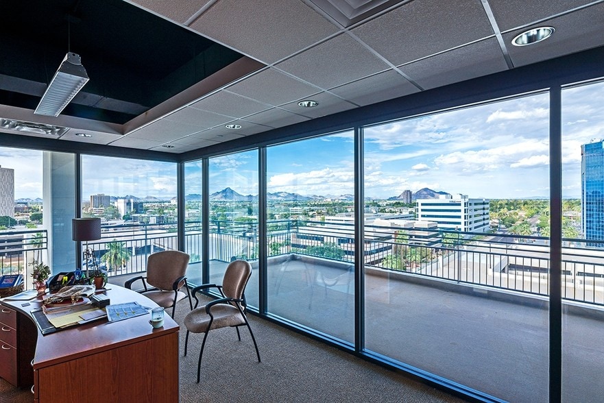 More Photos Of 3033 N Central Ave, Phoenix Office For Sale