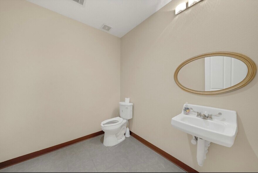 More Photos Of 120 Eldridge Rd, Sugar Land Medical For Sale