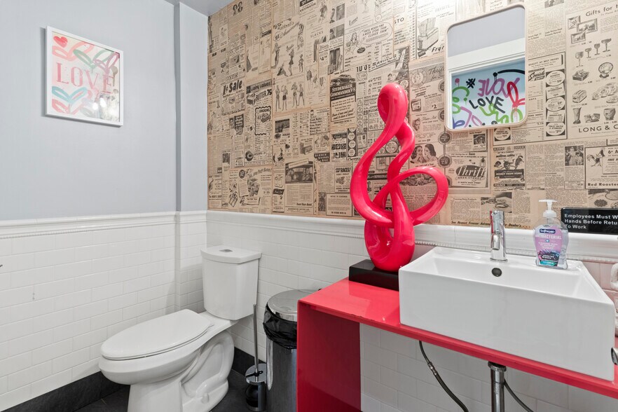 More Photos Of 700 S 5th St, Philadelphia Apartments For Sale