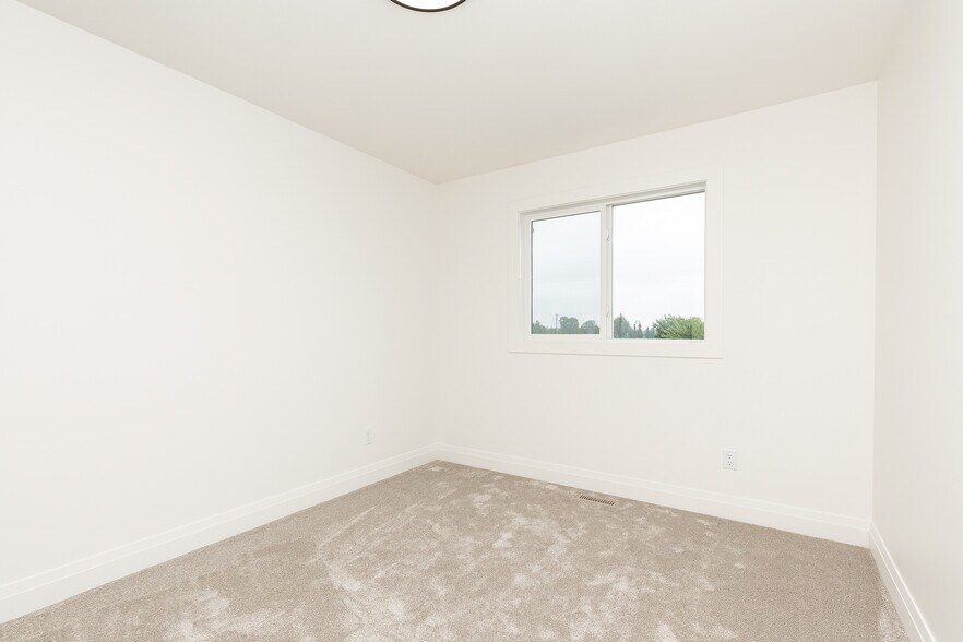 More Photos Of 304 50 w, Raymond Multifamily For Sale